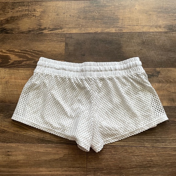 Fabletics White Mesh Shorts - Picture 3 of 3